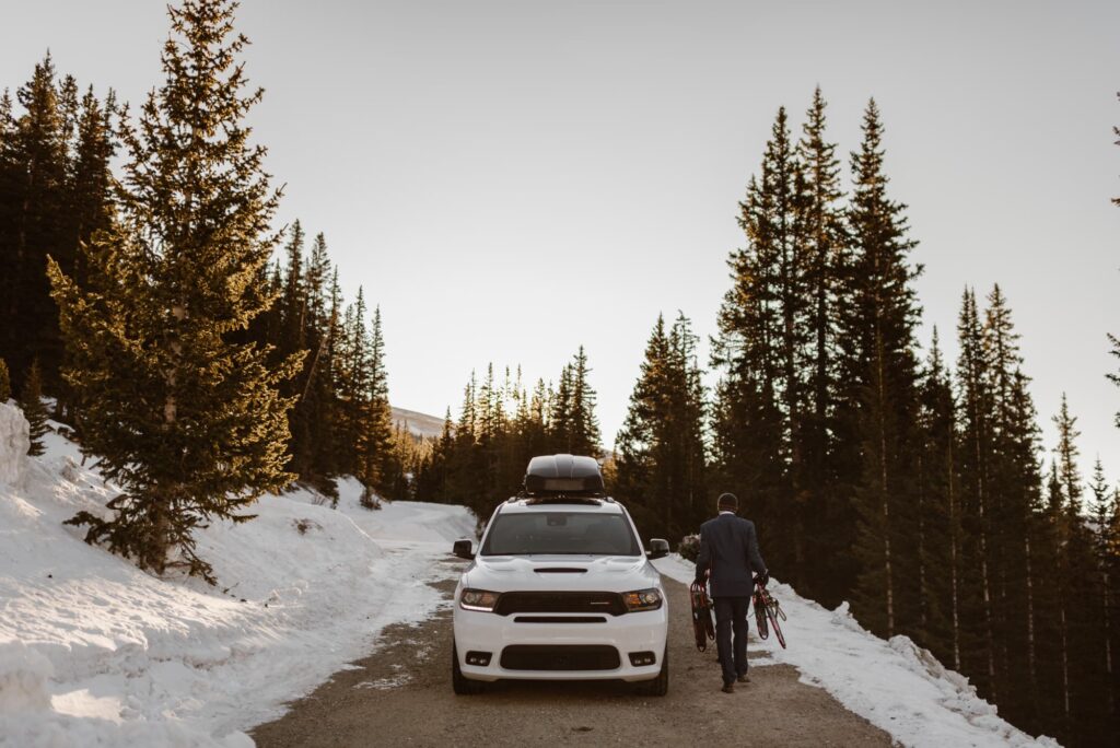 Throwing snowshoes in the car to drive to the next location