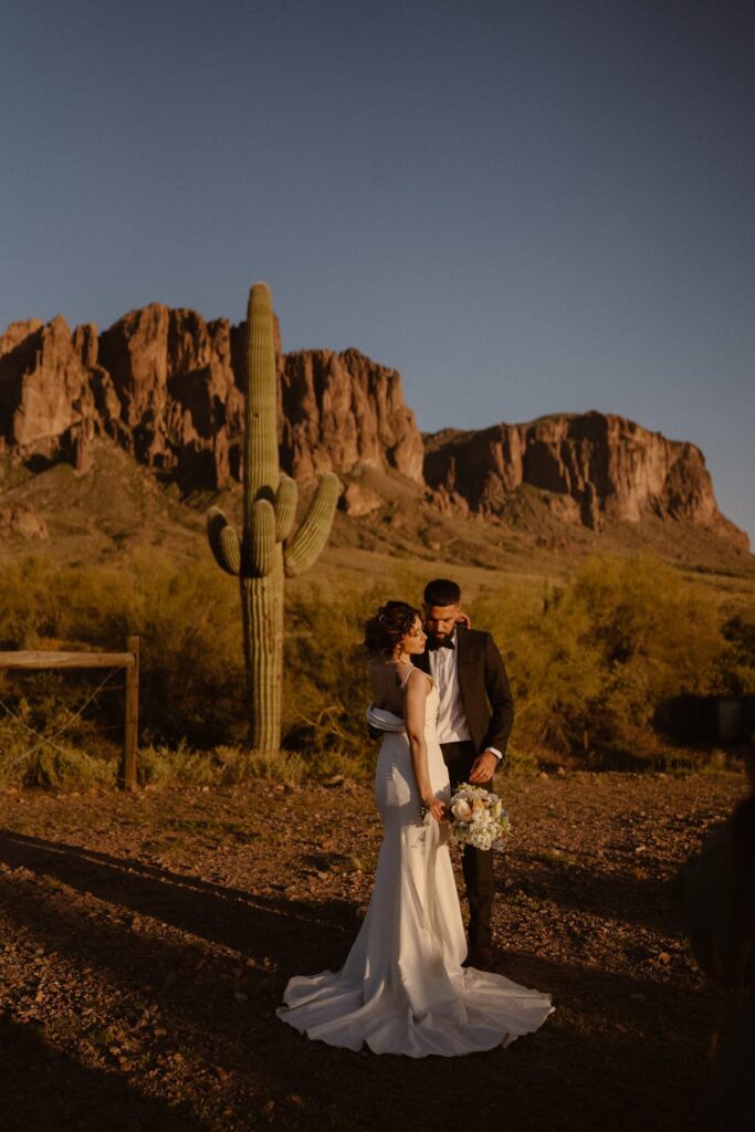 Romantic wedding photos in the Arizona desert