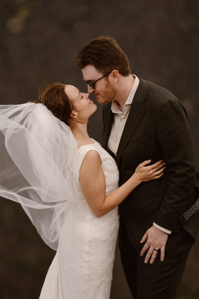 Romantic wedding photos in Rocky Mountain National Park