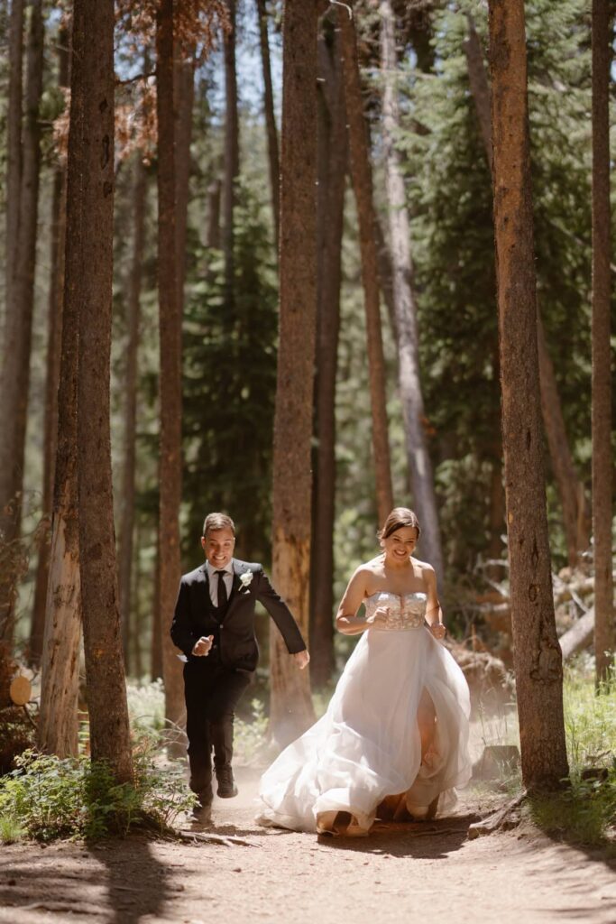 Bride and groom photos in Colorado forest