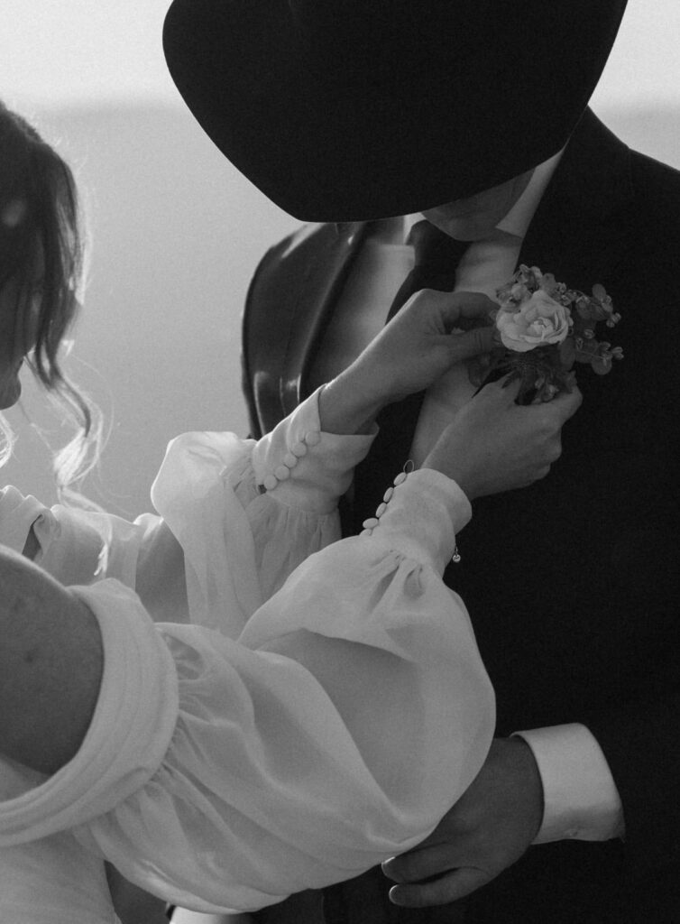 Bride pinning boutonnière