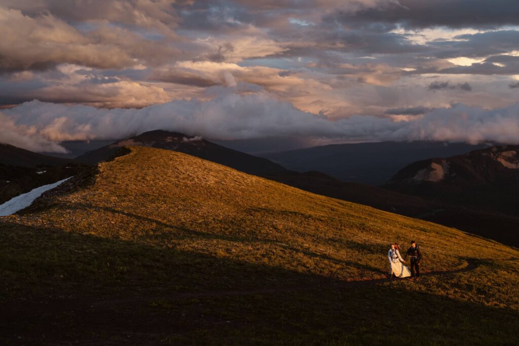 Hiking elopement in Crested Butte