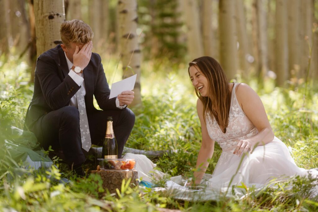 Colorado eloping couple reading letters from family