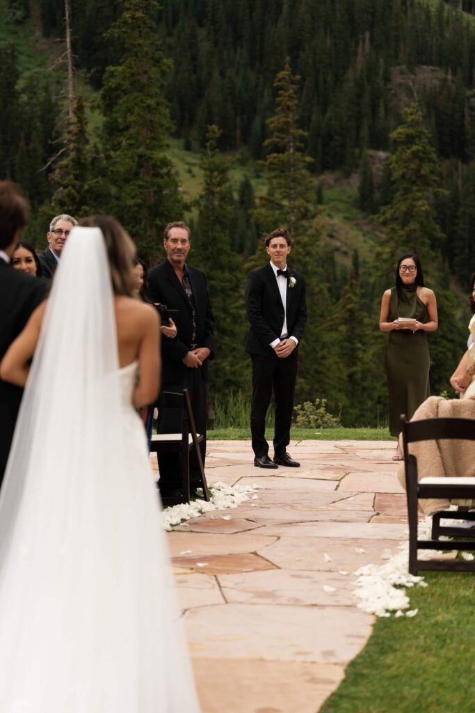Bride walking down the aisle at Palmyra Lookout