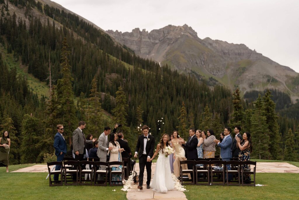 Bride and groom just married at Palmyra Lookout