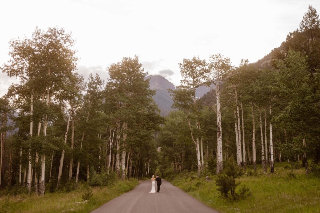 Wedding photos in Rocky Mountain National Park