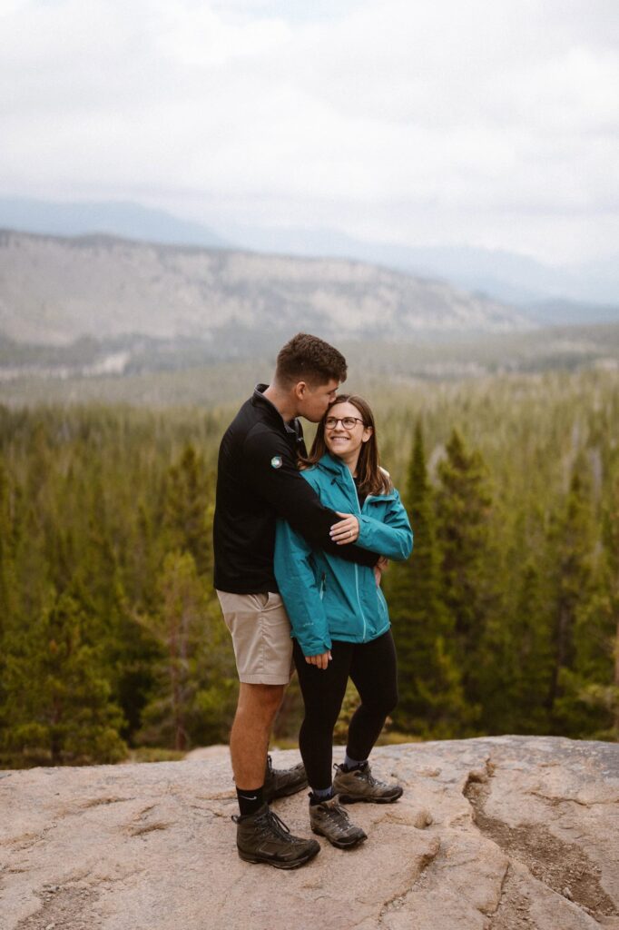 Couples photos at a mountain overlook in Colorado