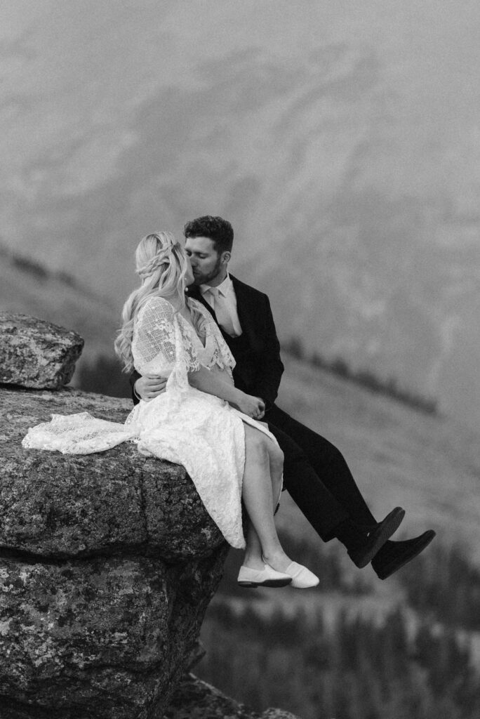 Mountain wedding photos in Rocky Mountain National Park