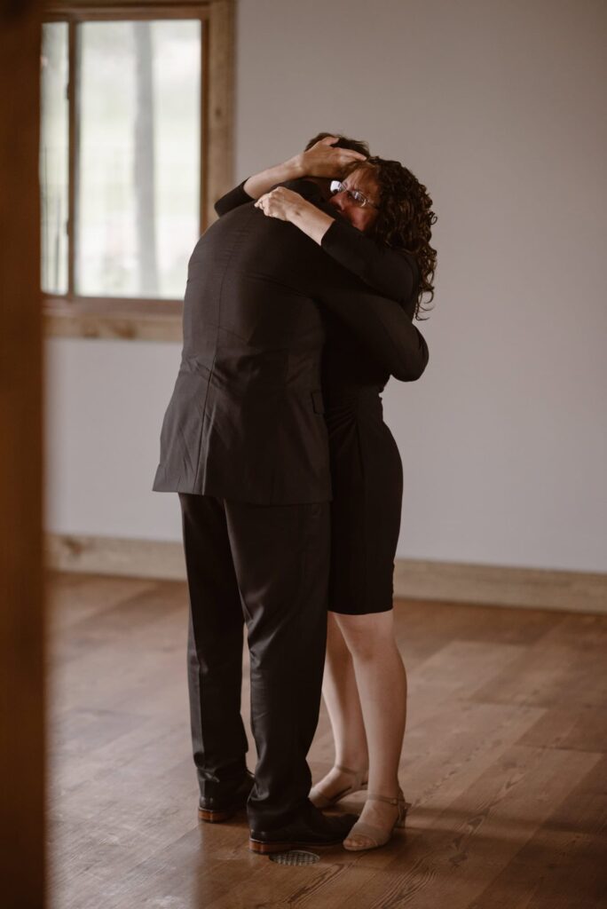 Groom and mother of the groom share a dance