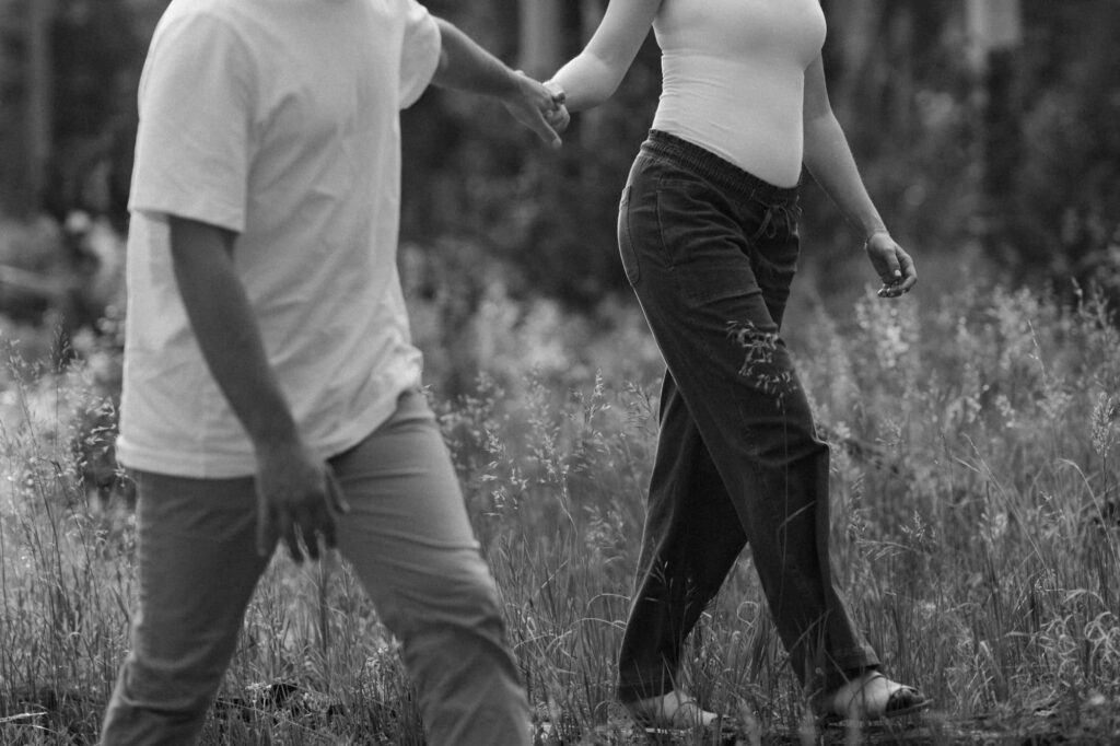 Casual maternity photos in Rocky Mountain National Park