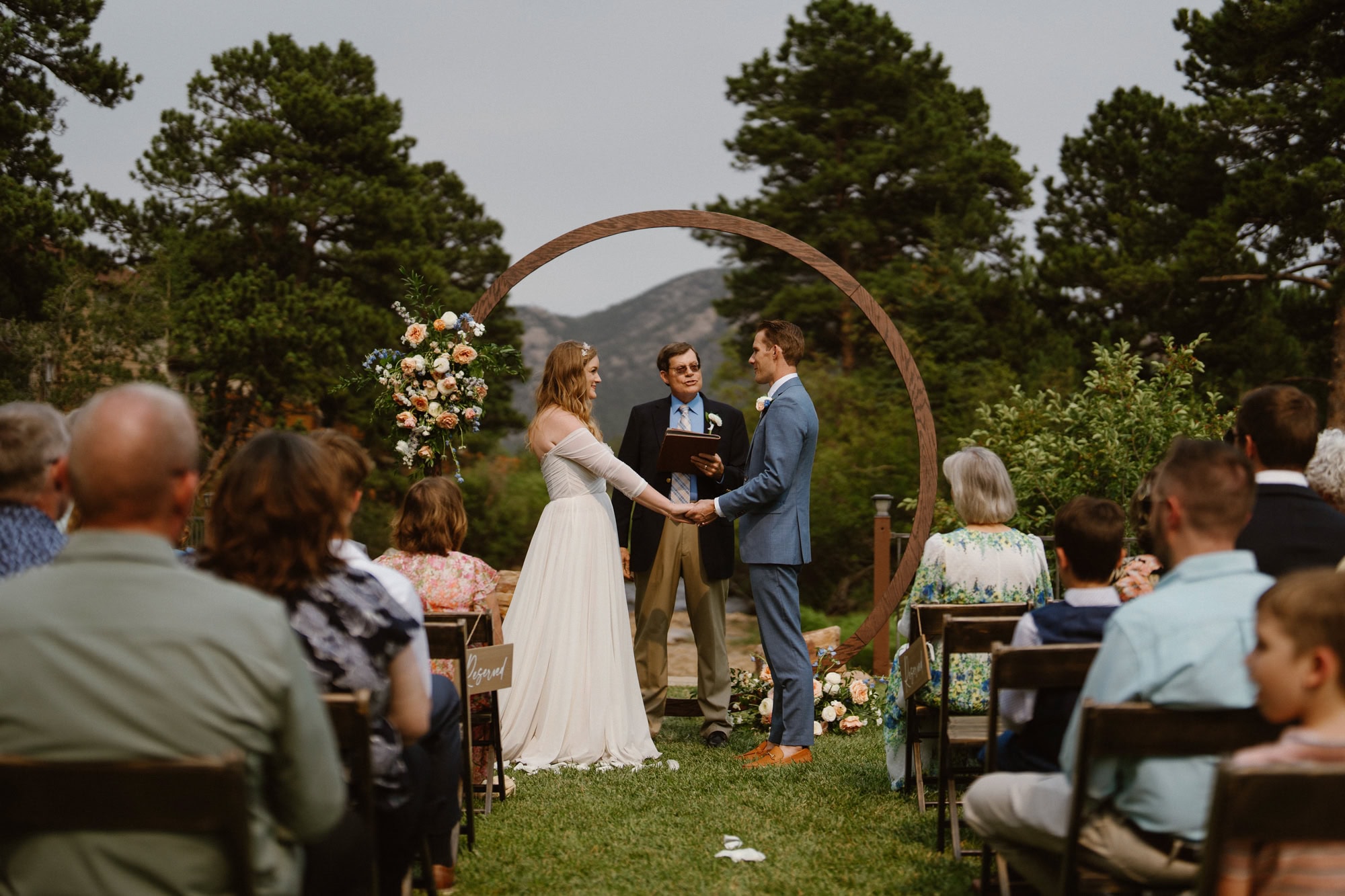 Elegant wedding ceremony in Estes Park