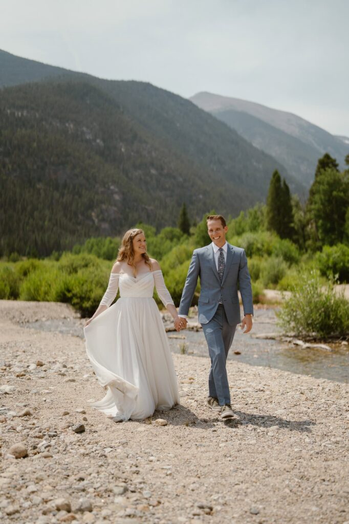 Riverside wedding photos in RMNP