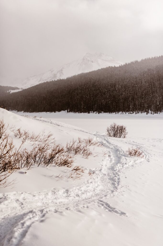 Hiking trail at Clinton Gulch in the winter