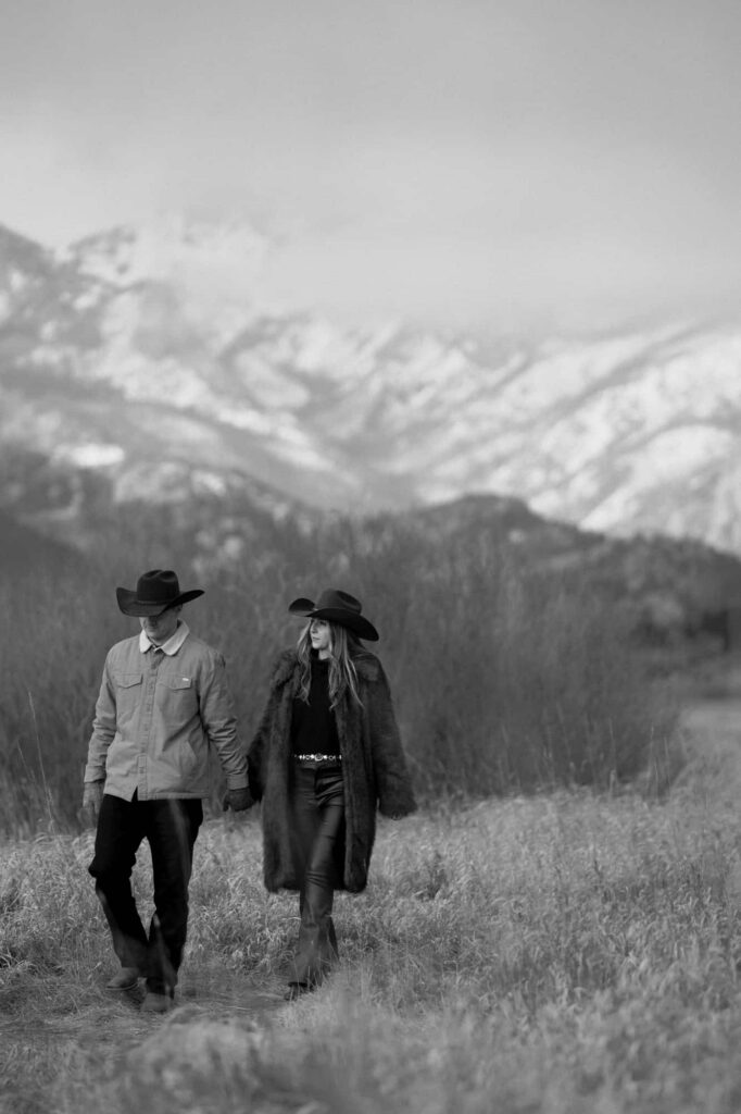 Western engagement photos in Moraine Park