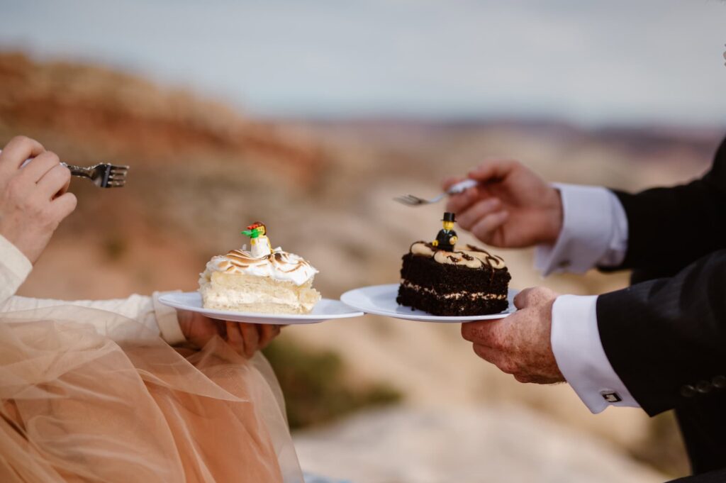 Wedding cake with Lego wedding toppers