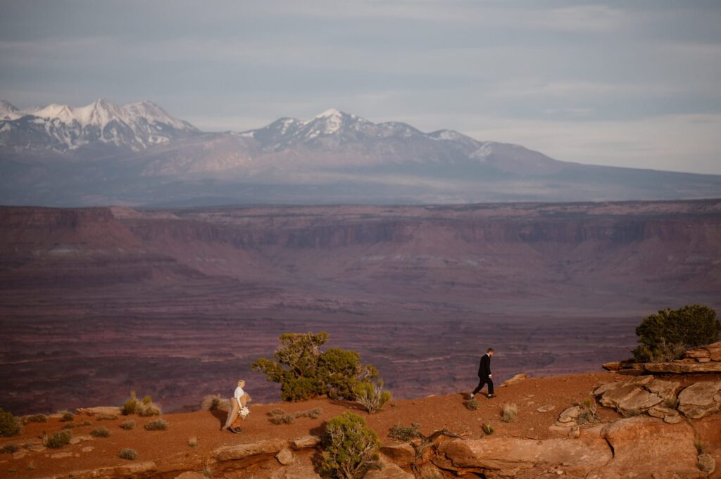 Grand View Point elopement in Canyonlands National Park