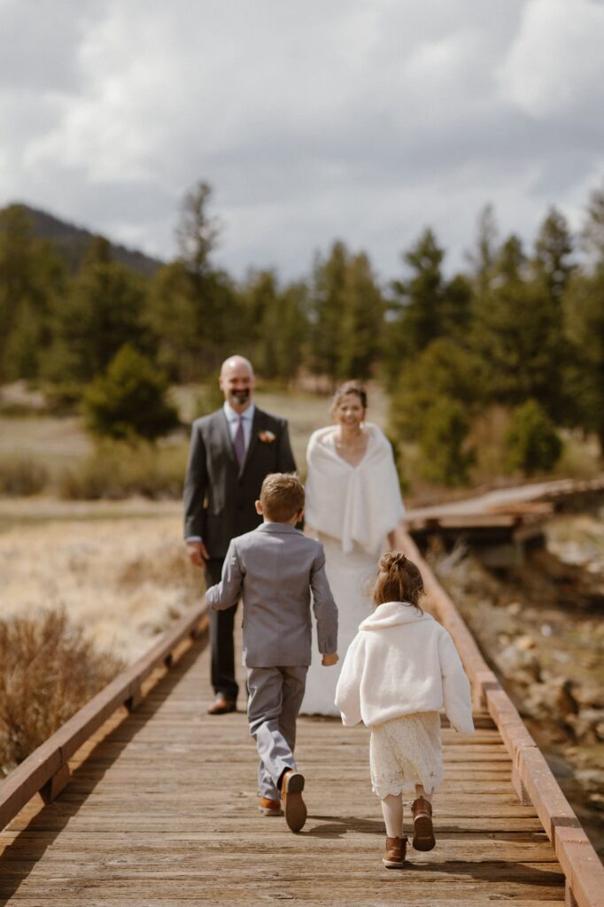 Colorado vow renewal portraits with kids