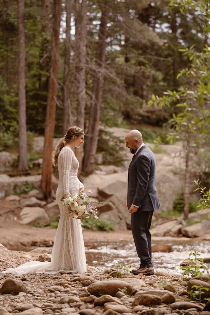 wedding day first look in mountains of Colorado