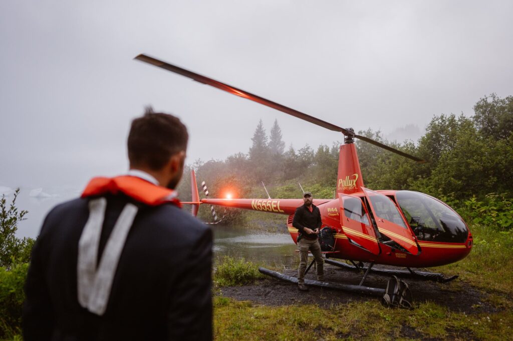 Adventure elopement with Seward Helicopter