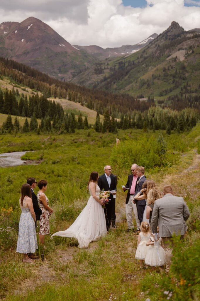 Couple getting married in the mountains of Crested Butte