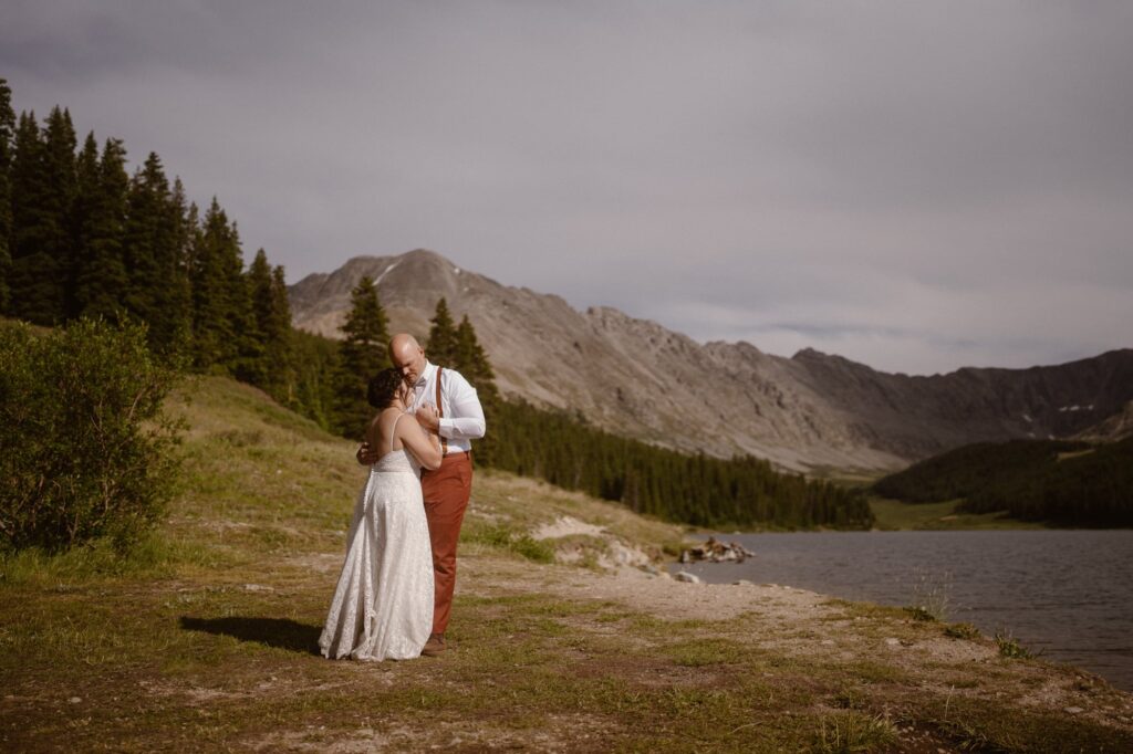 First dance with stunning mountain backdrop