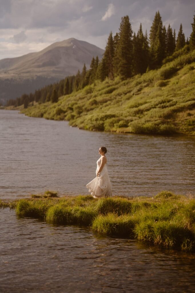 Bridal portraits on the edge of a lake