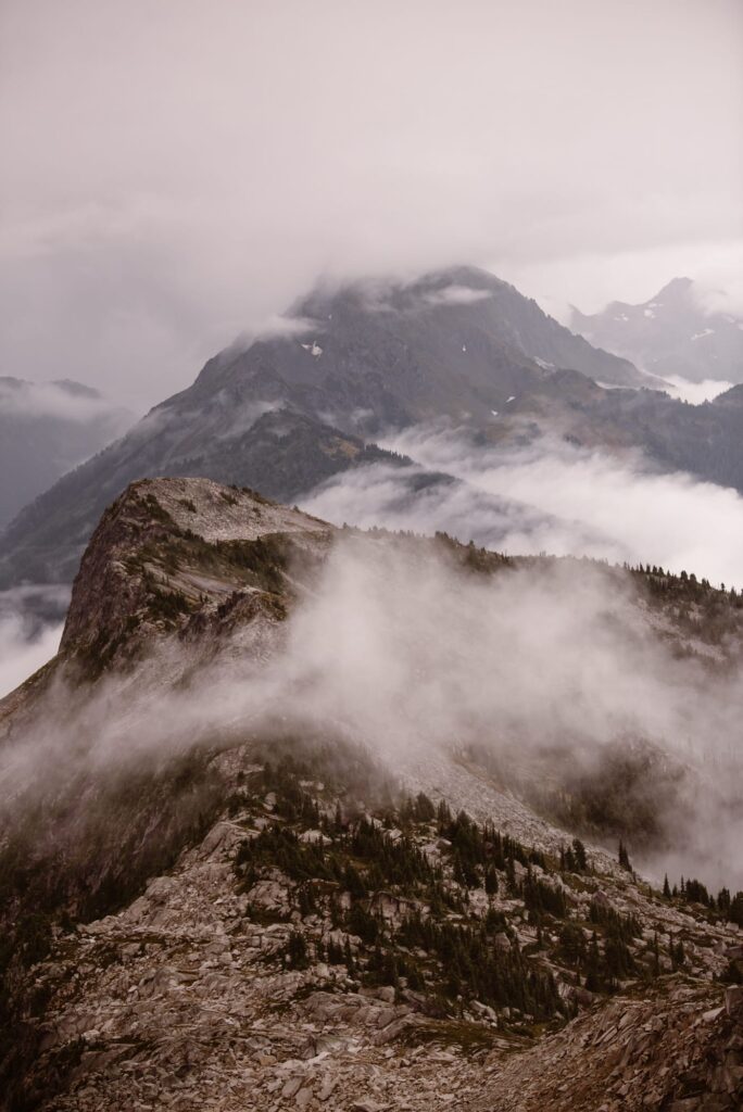 View of mountains in Washington with fog rolling in
