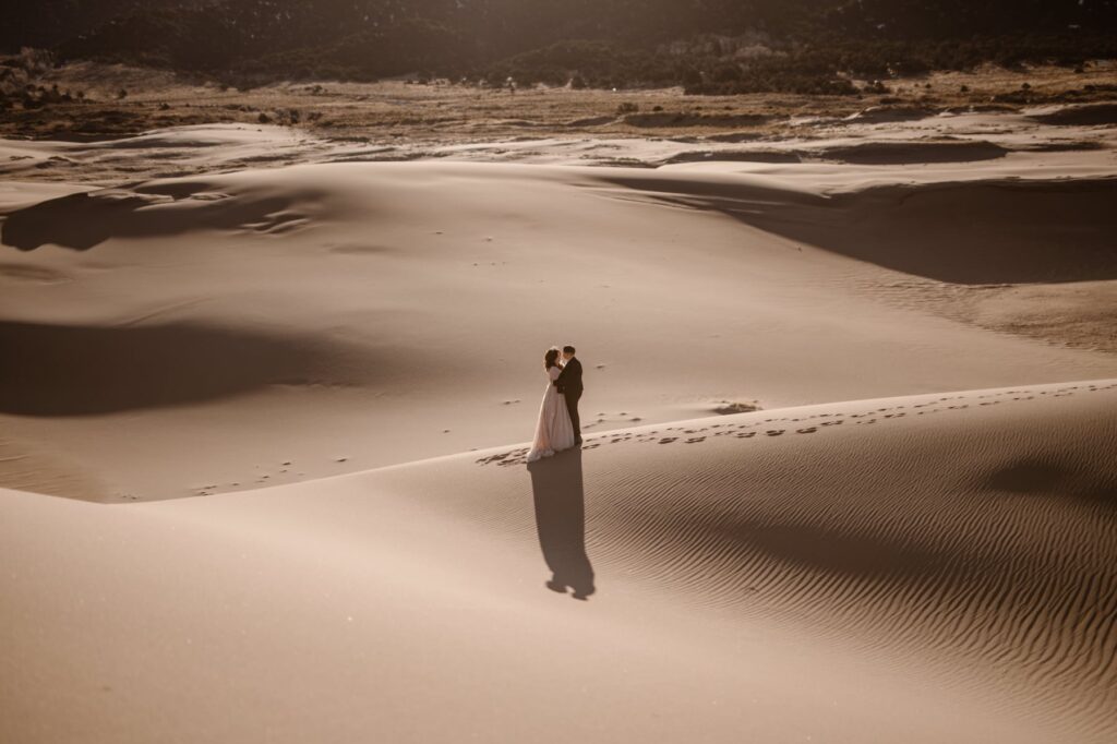 Couples photos at Great Sand Dunes National Park